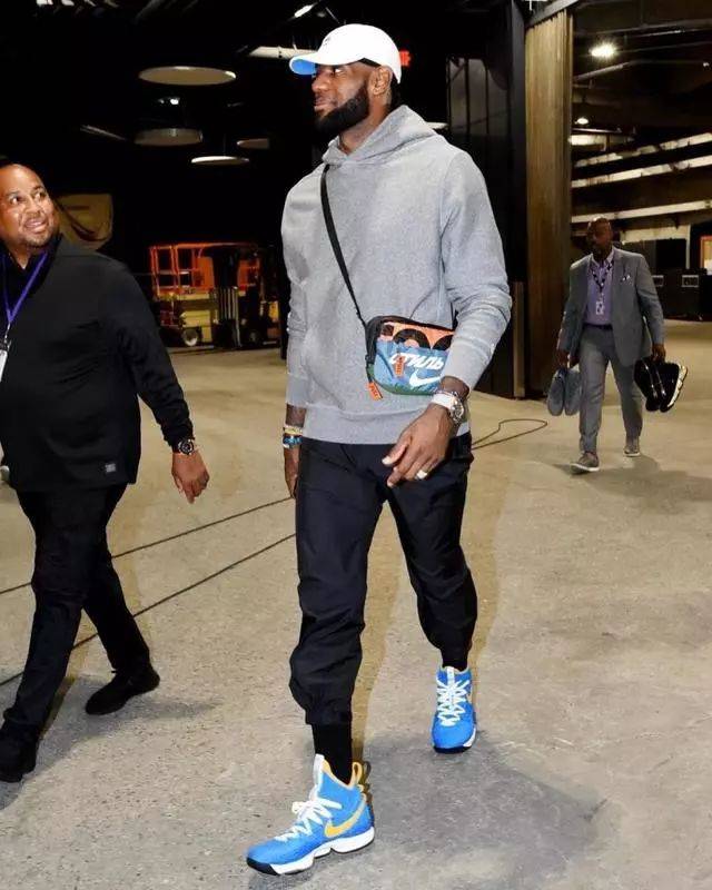 前两球落点 前两球落点